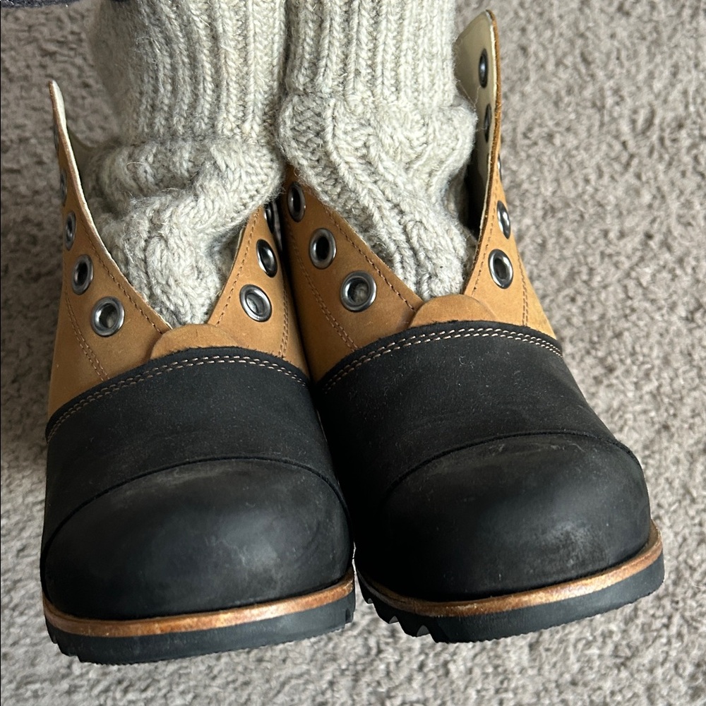 Sorel Tan and Black Winter Boots with Cream Knit Cuff - Picture 7 of 7